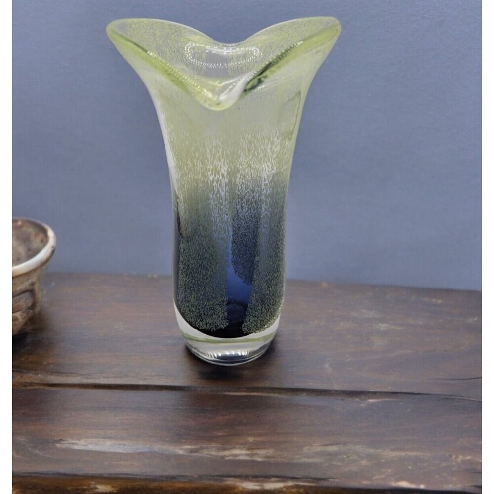 SPECKLED GREEN AND BLUE GLASS LILY FLOWER VASE ART GLASS